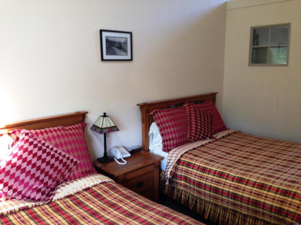 Fairfax Inn San Rafael Quarto foto